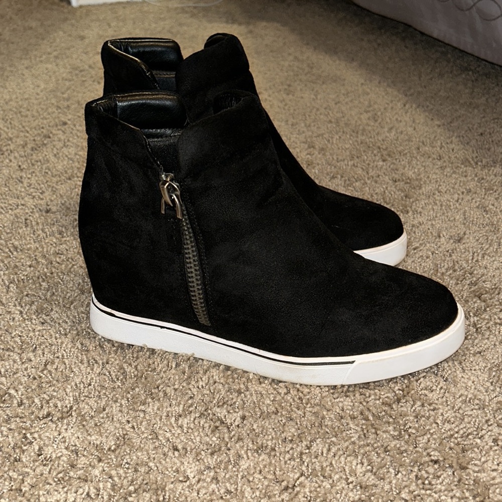 Women’s black boots from Maurices (size 8.5). Only worn a couple of times! - Picture 4 of 5